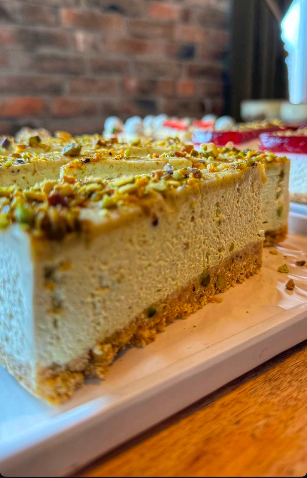 Torta od pistacije s hrskavom podlogom
